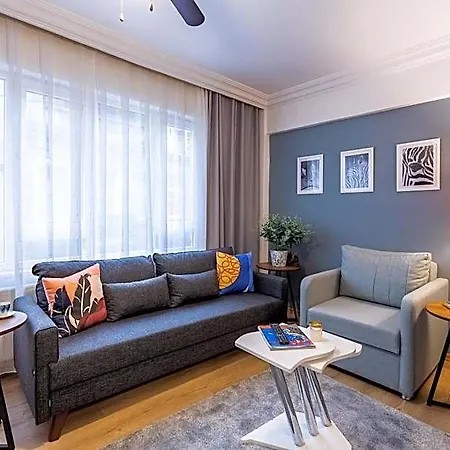 מלון Superb In The Heart Of Cihangir 4*