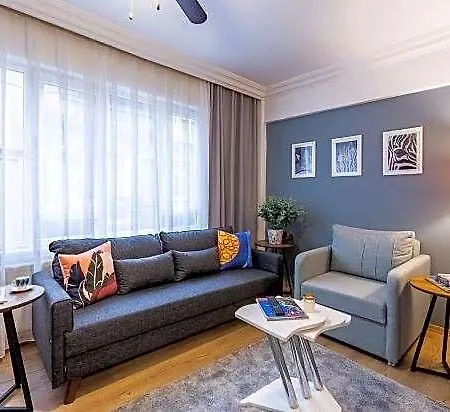 מלון Superb In The Heart Of Cihangir 4*